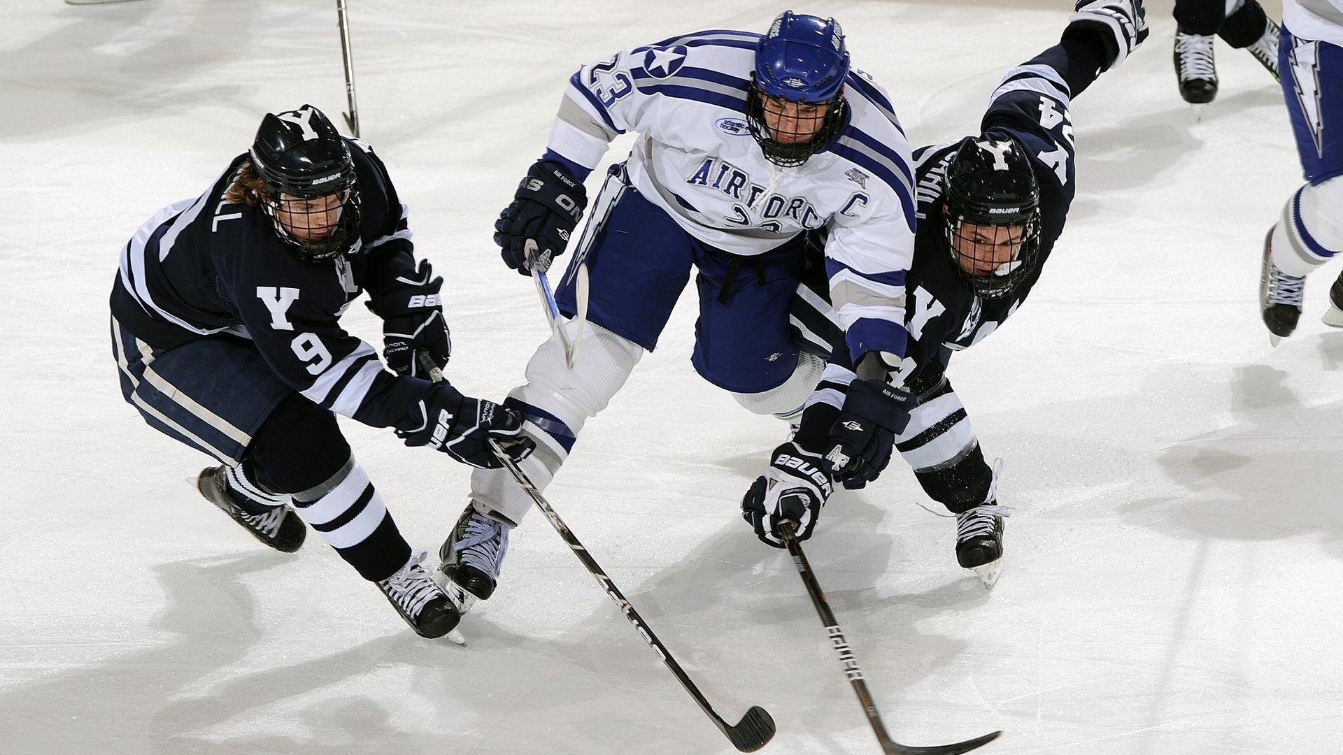 横扫风暴，青岛队如何以团队篮球击溃热火，范弗利特闪耀全场